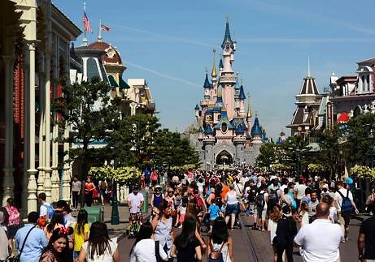 Disneyland París selecciona personal en Málaga: este viernes cuándo y dónde apuntarse al casting