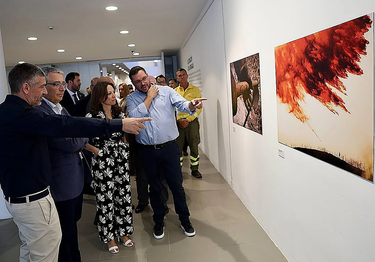 Seeing a fire up close: Photojournalists capture the battle against the flames