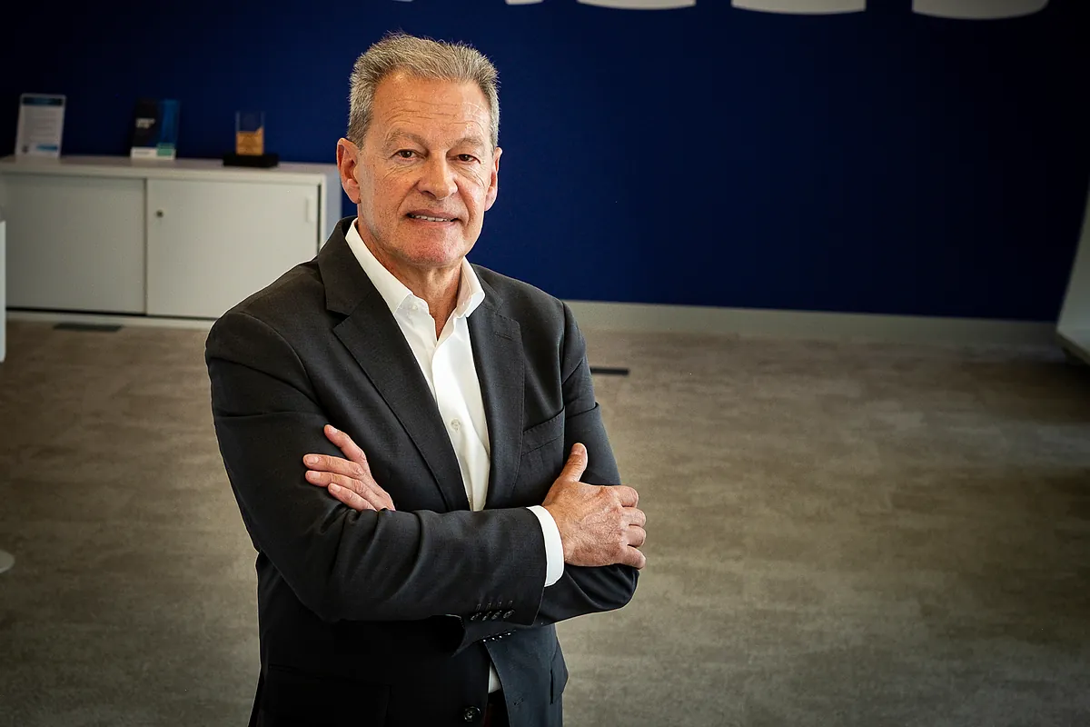 Thales traslada a Barcelona su negocio de tarjetas SIM y doblará la plantilla