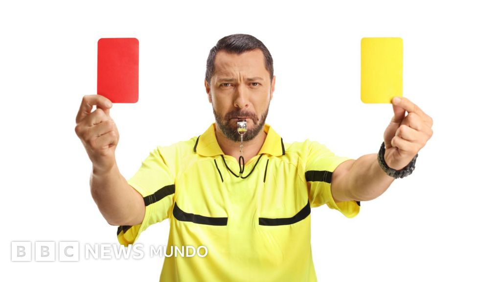 Mundial 2026: quién inventó las tarjetas roja y amarilla del fútbol (y cómo se le ocurrió la idea)