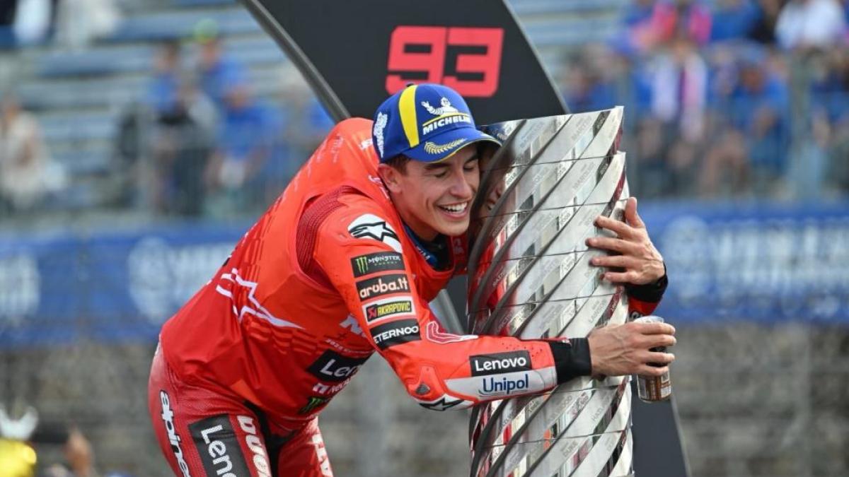 Alonso: "Márquez evita ahora las batallas que no llevaban a ningún sitio... extremadamente inteligente"