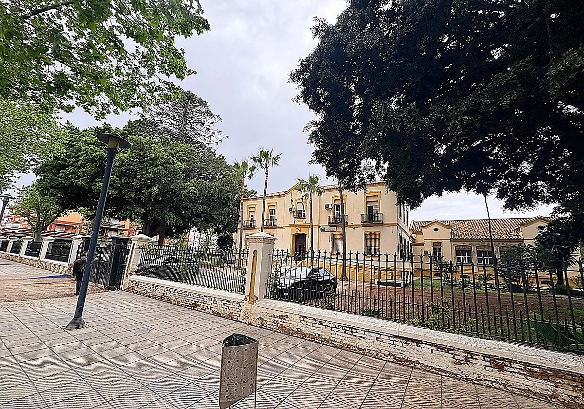 Three Vélez-Málaga foster care teen residents detained for assault on security guard