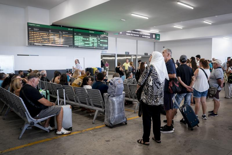 Retrasos en varios trenes de larga distancia y alta velocidad por una incidencia en Chamartín