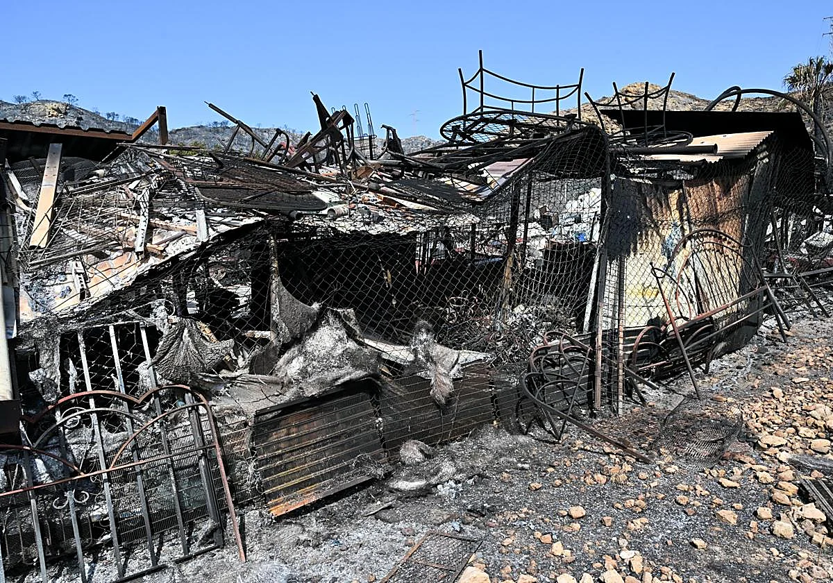 Detenidas dos personas por desobediencia en la evacuación del incendio de Los Gallardos