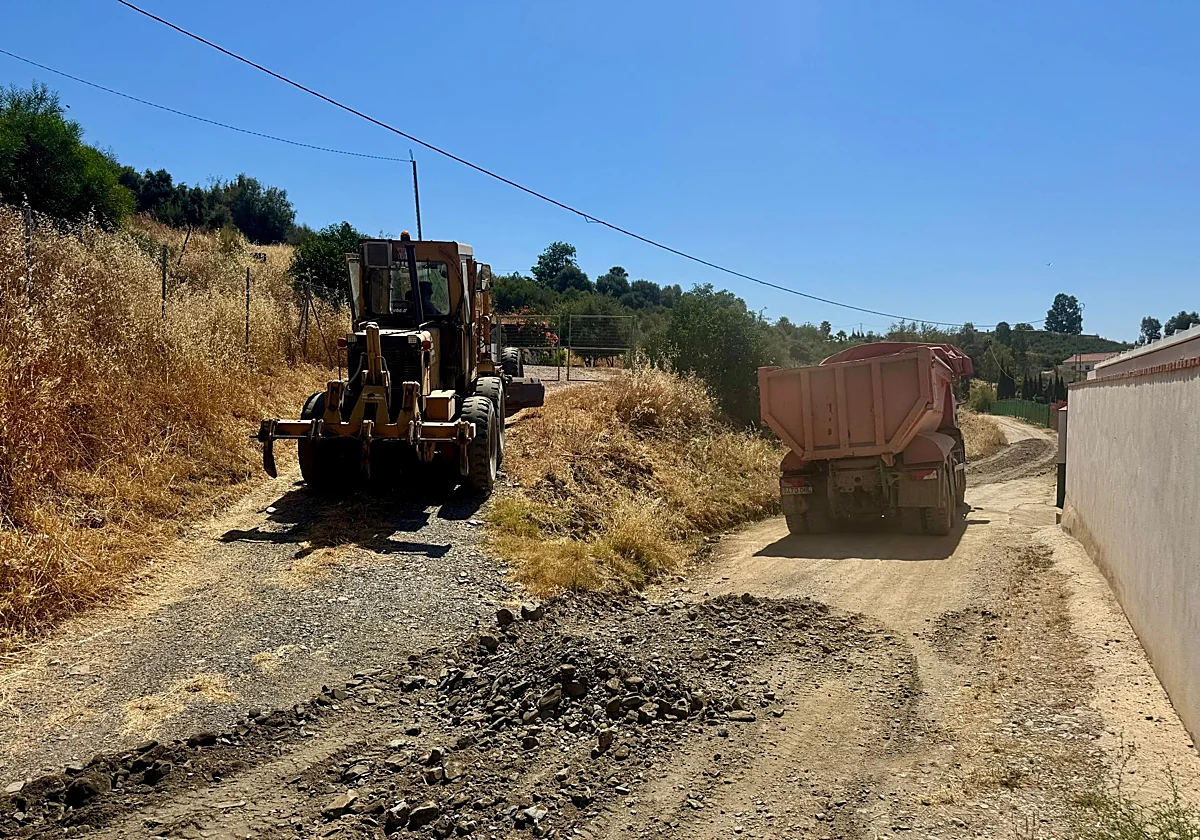 Los caminos rurales de Cártama ganan firmeza para que la lluvia no vuelva a pasar factura