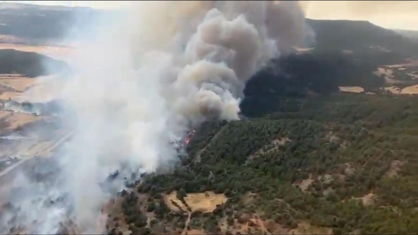 Un incendio en Peñarroya de Tastavins (Teruel) obliga a desplegar a la UME por cuarta vez en Aragón en tres semanas