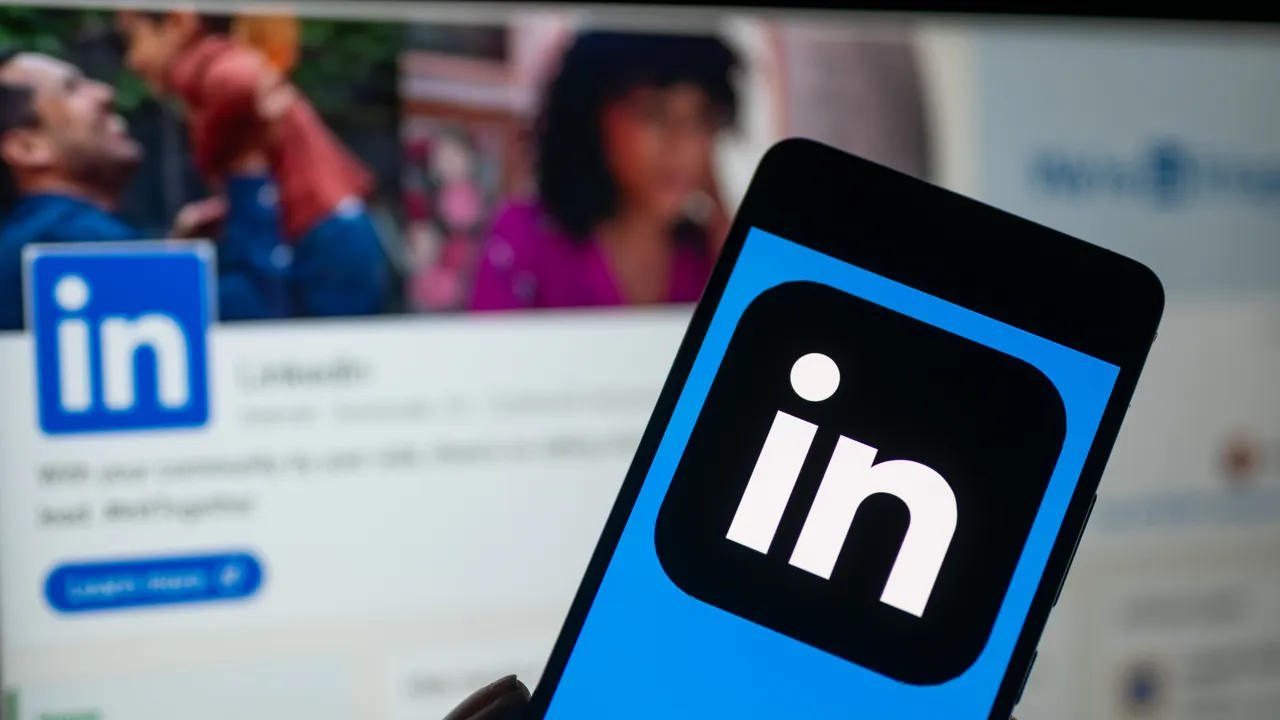 Tu feed ya está lleno de contenido escrito por IA: LinkedIn está entre las plataformas más saturadas