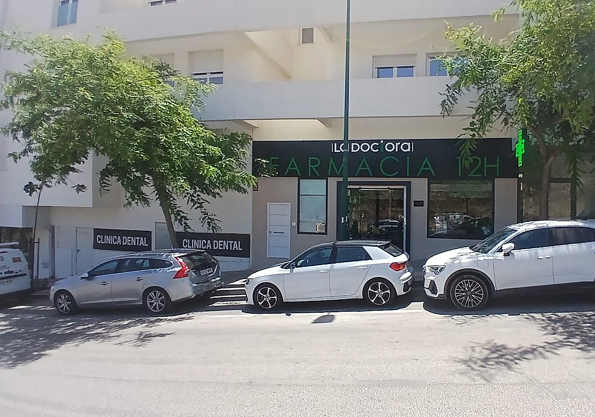 Asaltan una farmacia en El Limonar y se llevan un valioso botín de psicótropos y alta cosmética