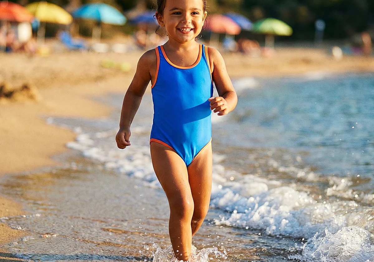 No te pierdas estos bañadores y bikinis para las más pequeñas de la casa
