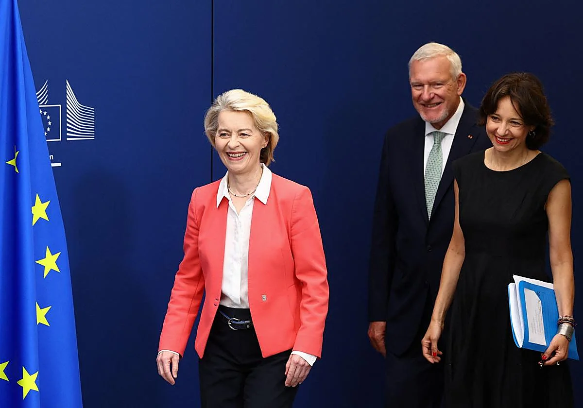 Von der Leyen pide considerar un «acceso gradual» por edades a las redes sociales