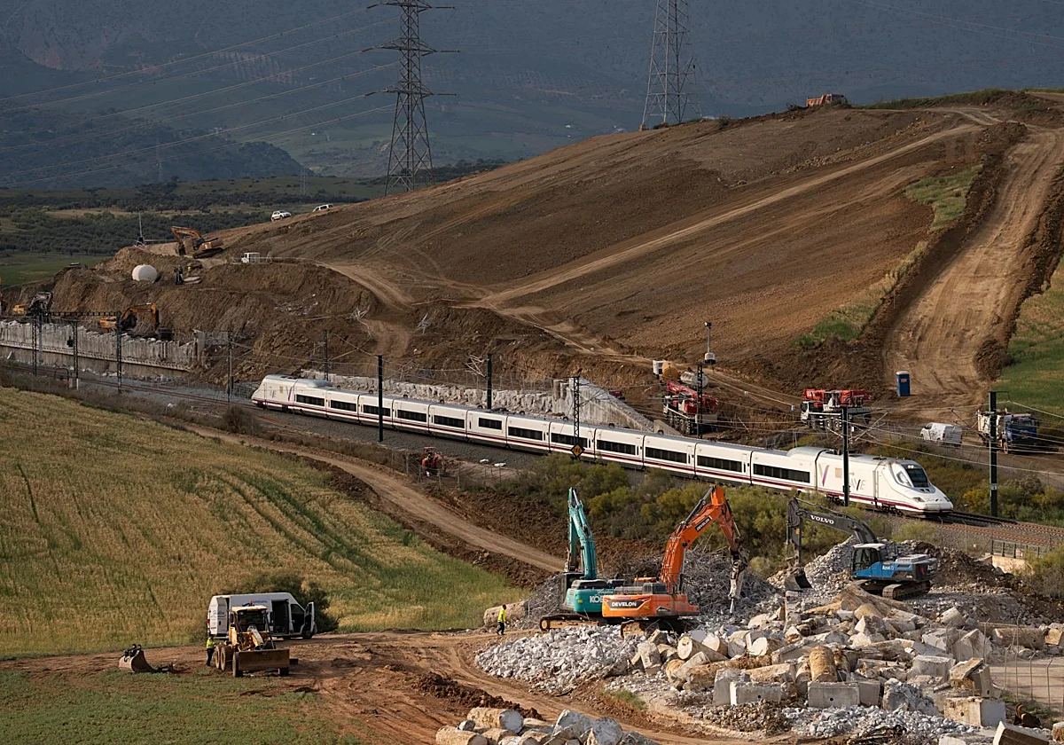 La alta velocidad entre Málaga y Madrid recupera la doble vía un año después