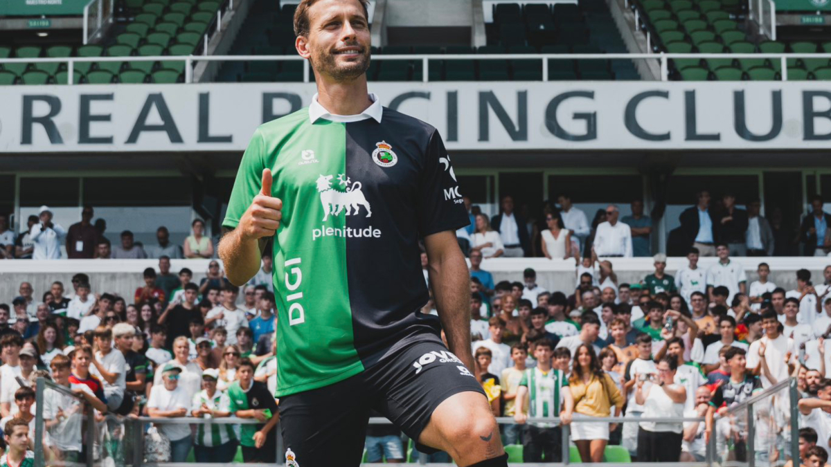 El Racing arranca la pretemporada con Sergio Canales como principal novedad