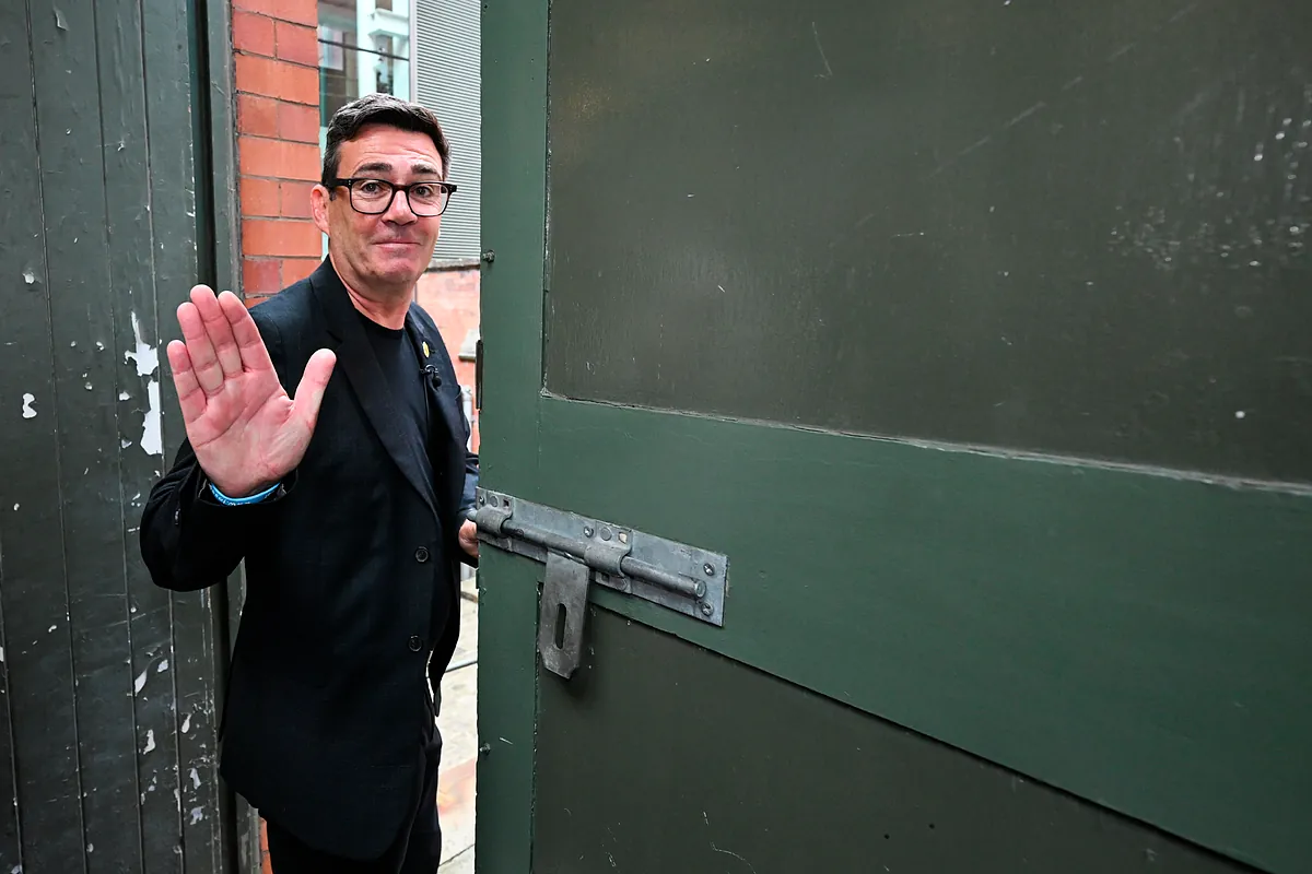 Burnham asume el liderazgo laborista