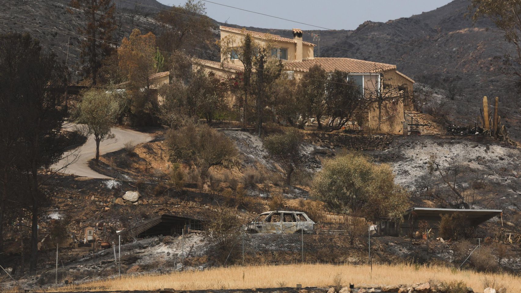 Identificados seis fallecidos del incendio de Almería: un español y cinco extranjeros