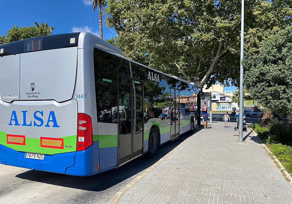 Vélez-Málaga reclama más capacidad en los autobuses tras dispararse la demanda por la entrada en el Consorcio