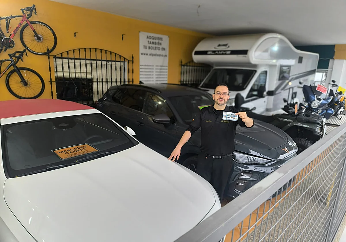 Un piso, un Mercedes, una autocaravana, comida para un año... así es la mayor cesta navideña de España