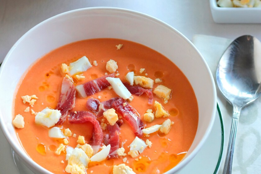 Buscábamos el mejor salmorejo de supermercado y la OCU lo tiene claro: la marca blanca aplasta a las opciones premium