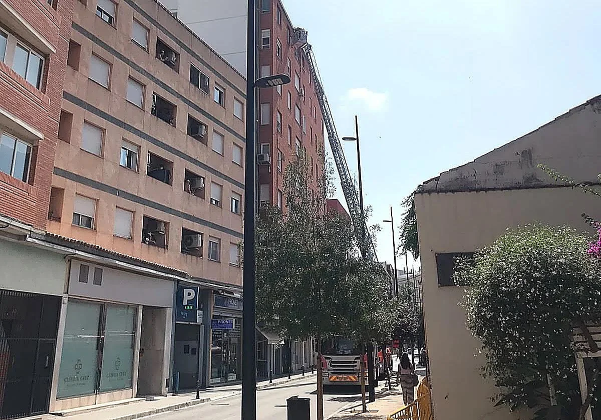 Hallan a un hombre que llevaba varios días muerto en su piso de Valencia