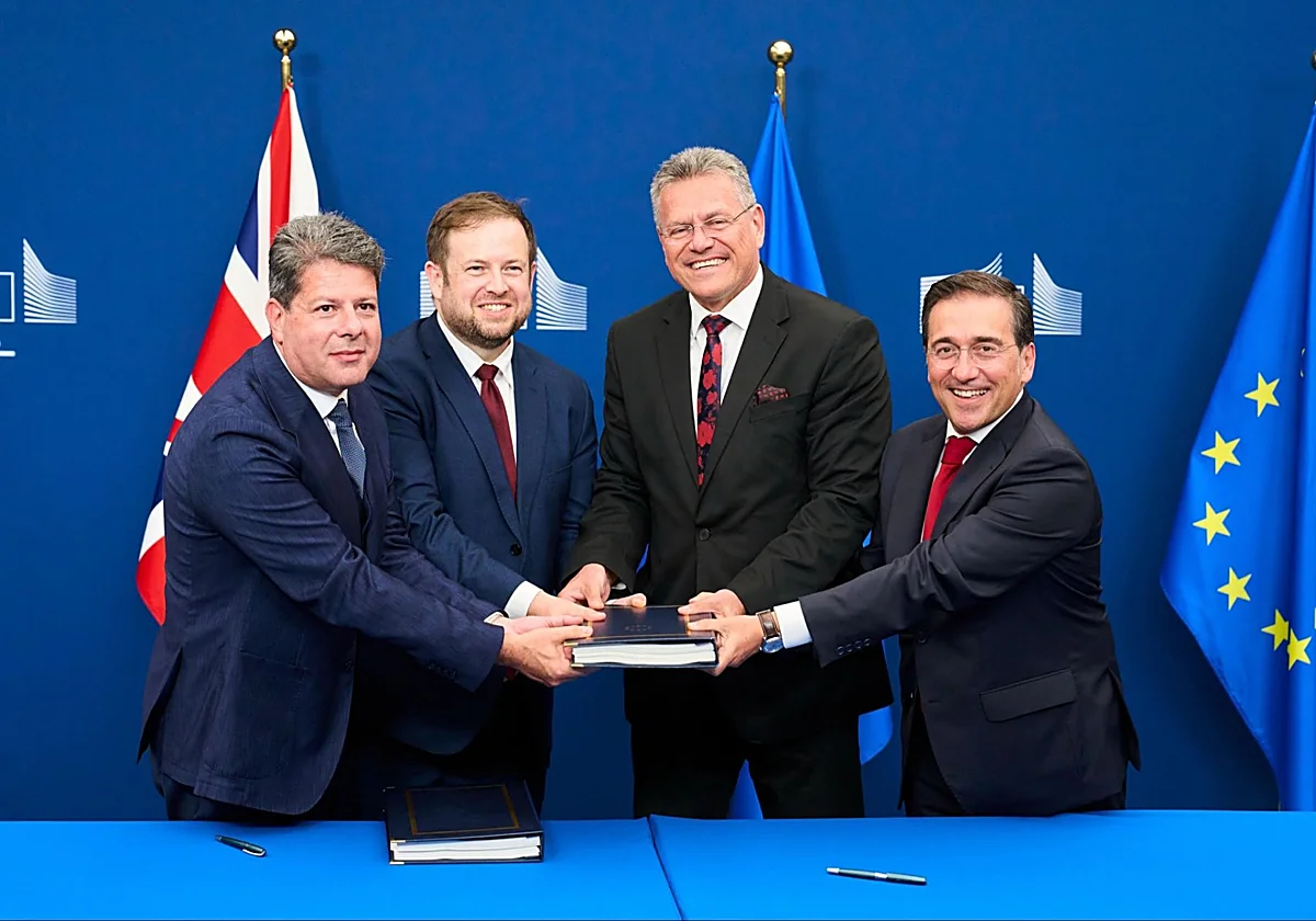 La caída de la verja abre una nueva etapa en el Campo de Gibraltar