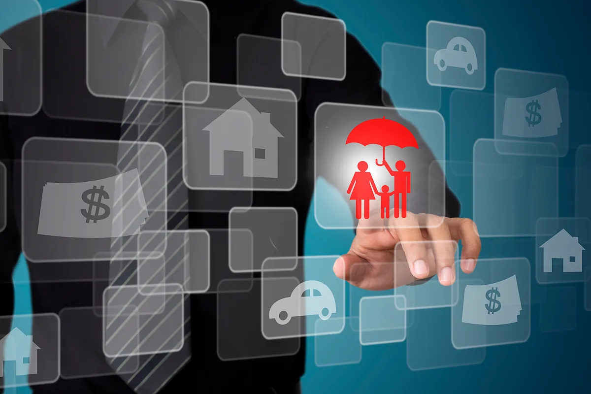 La correduría de la familia Matutes compra Balanzea