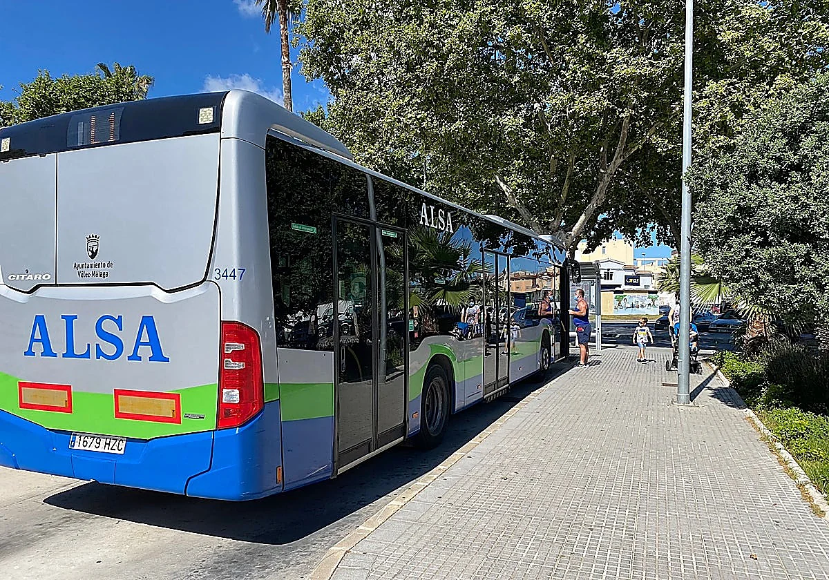 Vélez-Málaga town hall to hold meeting with Malaga transport consortium following complaints by passengers