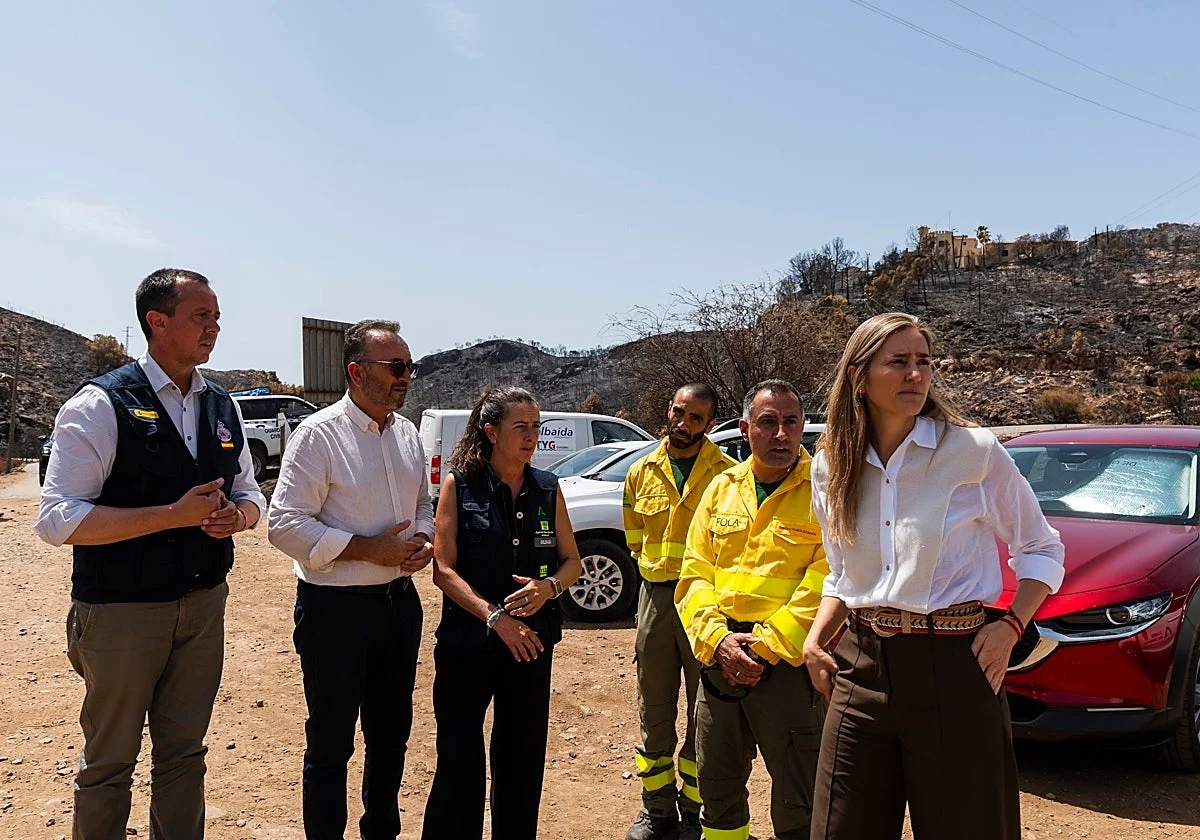 El Gobierno declarará «zona catastrófica» el área afectada por el devastador incendio de Almería