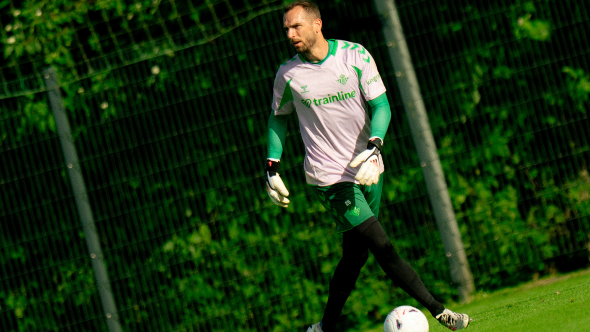 Pau López pide salir del Betis para firmar por el Andorra