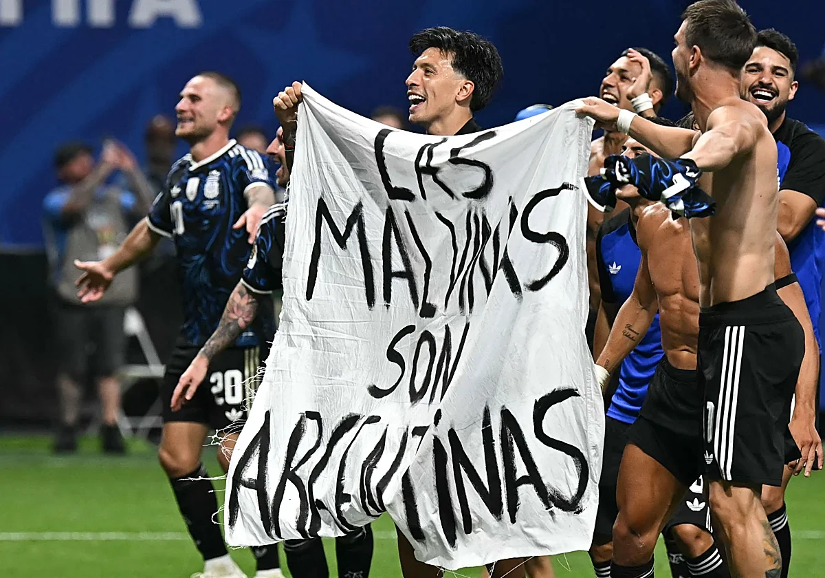 Del «Gibraltar es español» al «Las Malvinas son argentinas»: la FIFA tendría que sancionar al equipo albiceleste