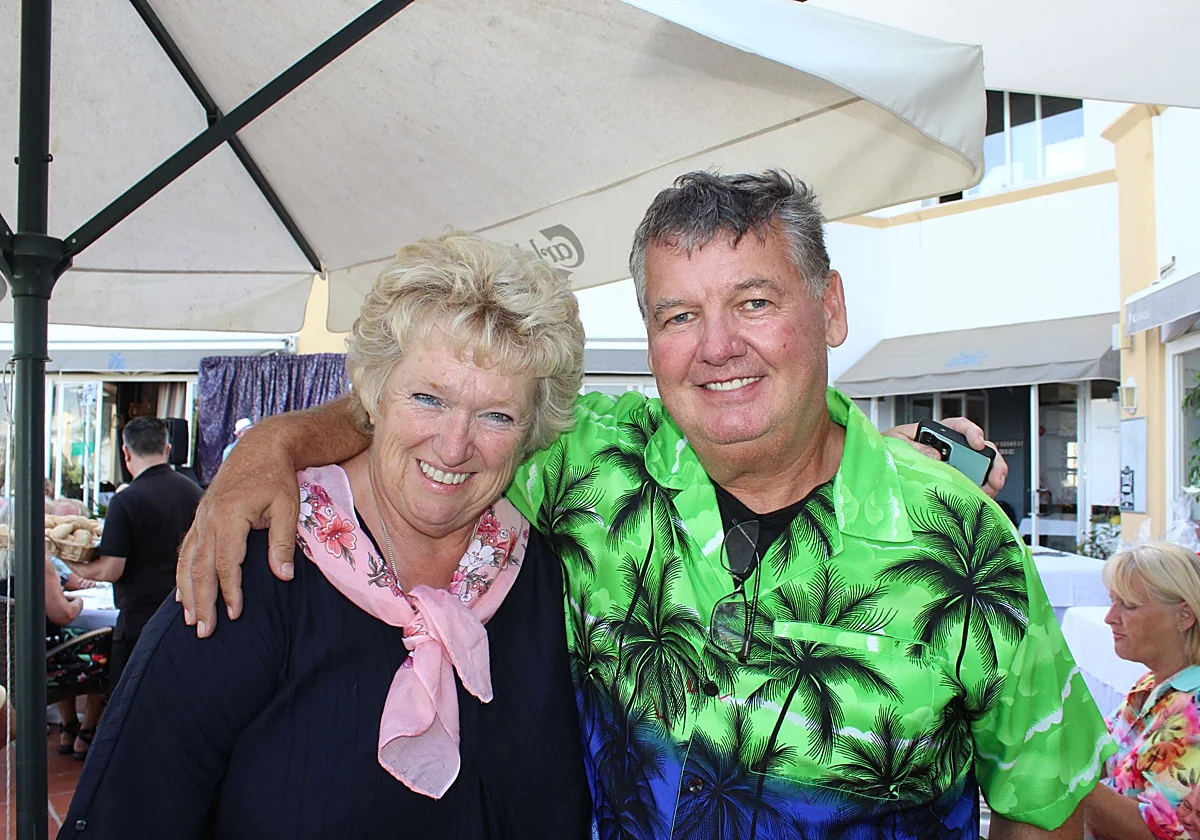 Charity dinner raises 2,350 euros for Mijas canine shelter