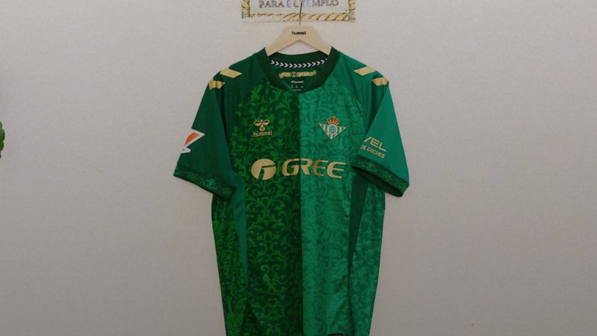 El Betis rinde un emotivo homenaje a Sandra Peña con la segunda equipación 26/27