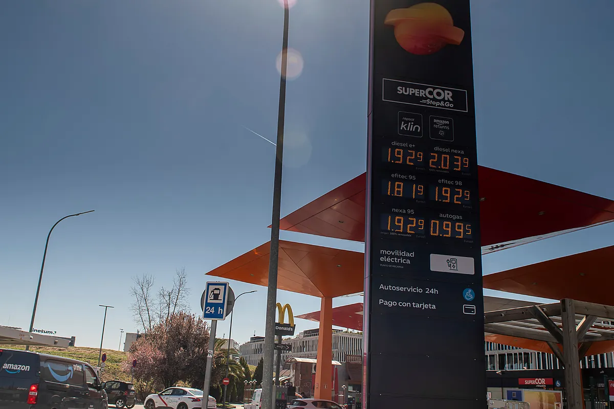 Repsol ofrece descuentos de hasta 45 céntimos por litro de combustible en fin de semana