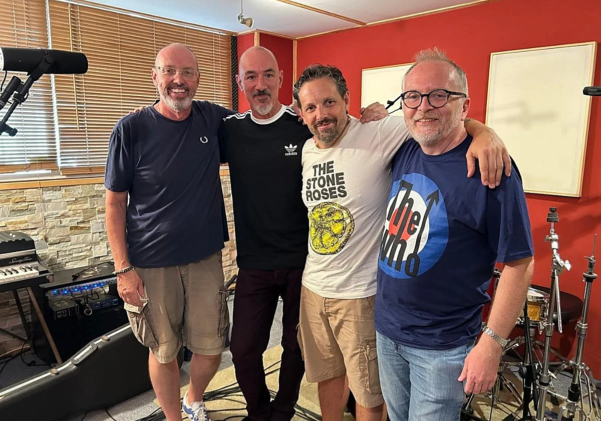 Peter Carter: A British vocalist on the Costa with a new trick up his sleeve