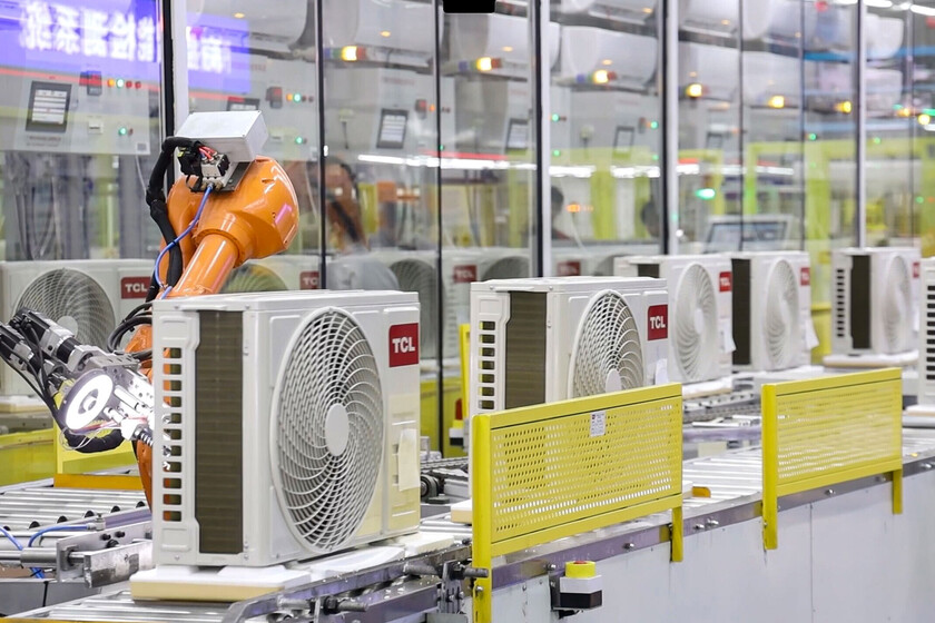 El calor extremo ha conseguido algo inédito: convertir los aires acondicionados chinos en un fenómeno de masas en Europa