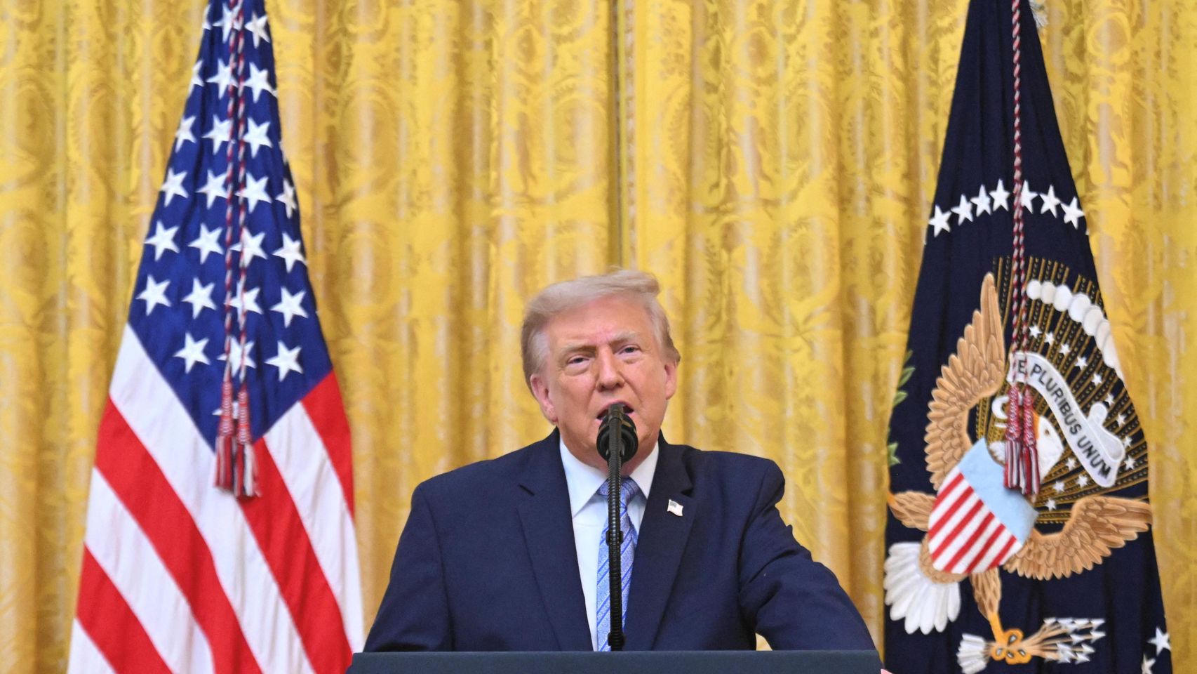 Trump dinamita la seguridad del sistema electoral y retoma el bulo del fraude en las elecciones de 2020, acusando a China