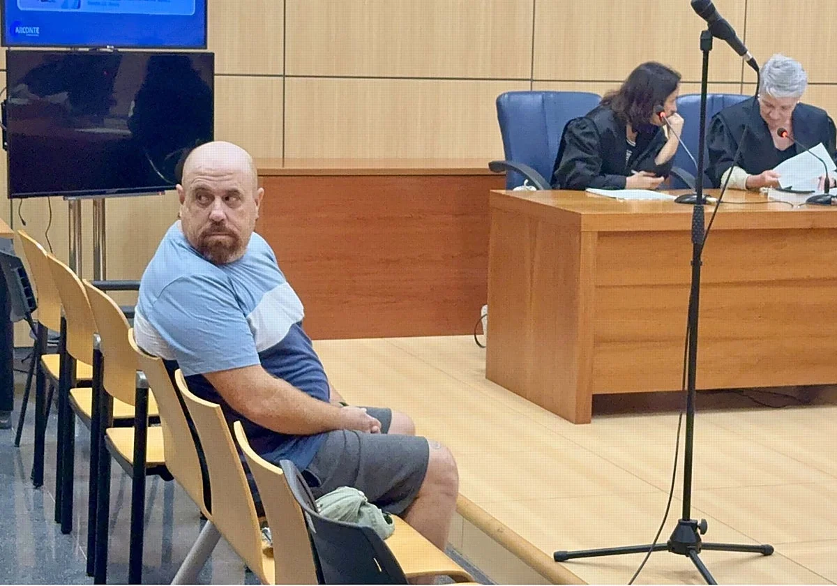 El acusado de violar a su inquilina en Valencia alega que el novio la prostituía