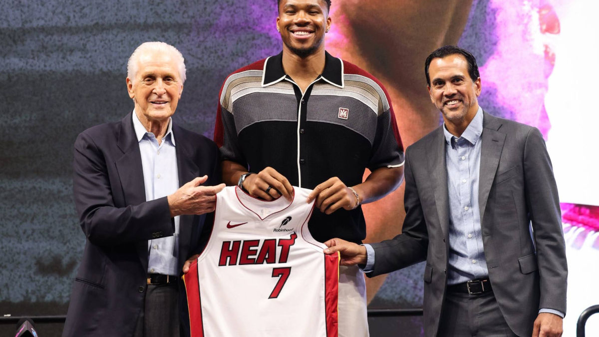 Miami Heat presenta a Antetokounmpo y confía en reunirlo con LeBron James