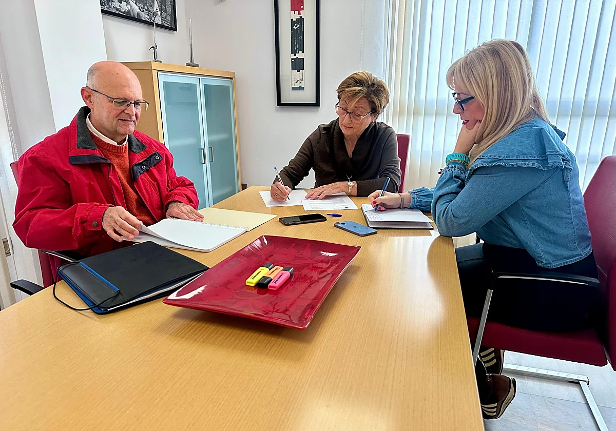 La gestora del PSOE de Torremolinos echa a andar con el objetivo de encauzar el partido y reconectar con la ciudadanía