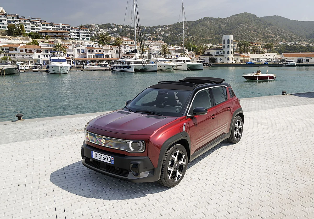 Probamos el Renault 4 Plein Sud, un descapotable eléctrico para refrescar el verano