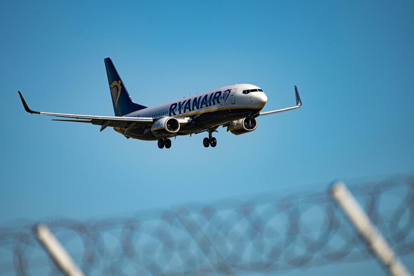 El repliegue de Ryanair en España se ha saldado con un escenario antaño inimaginable: Vueling y WizzAir le comen terreno