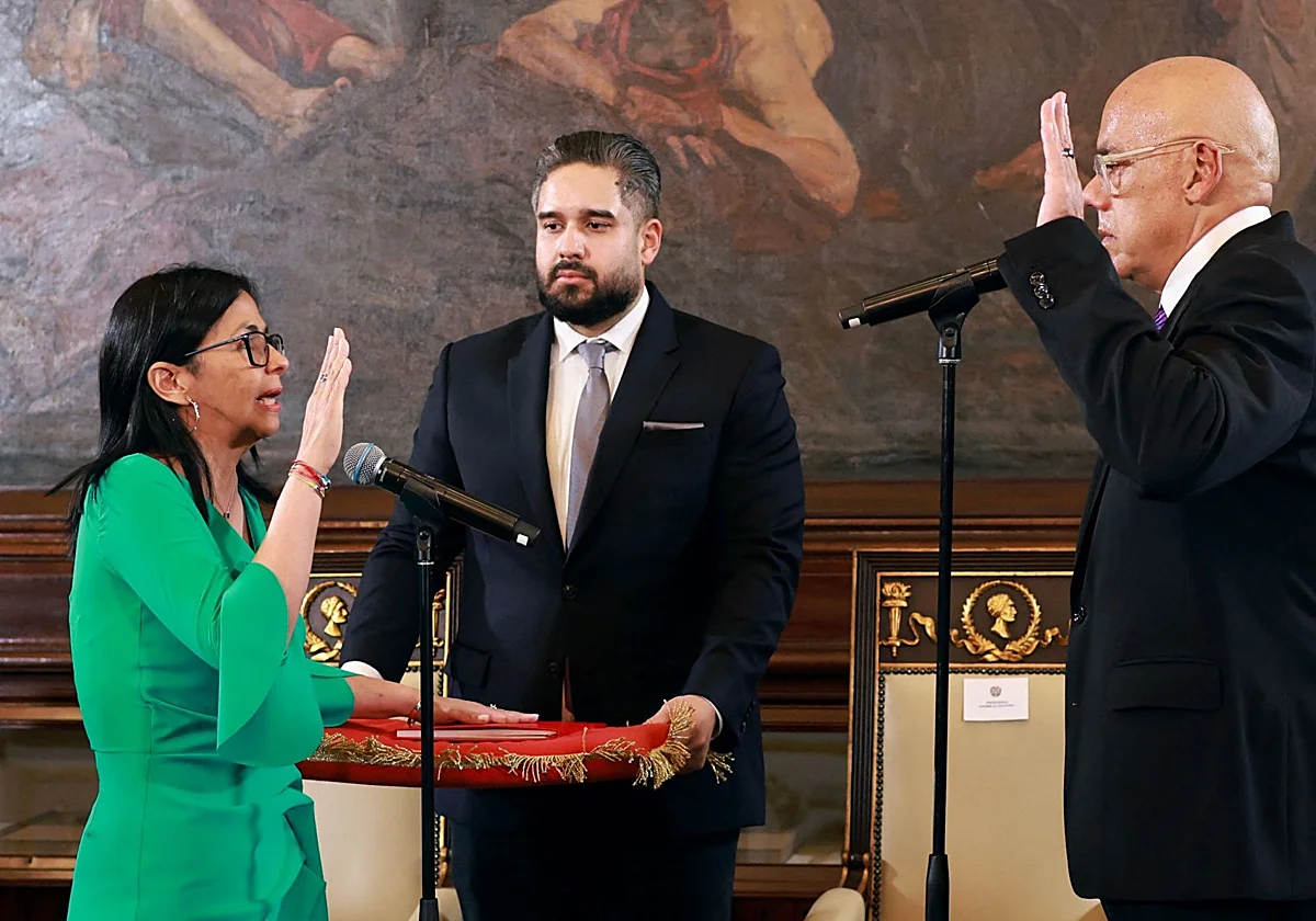 Trump mantiene el apoyo a Delcy Rodríguez pese al fraude del chavismo en las elecciones
