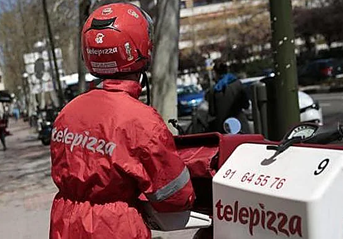 Un franquiciado de Telepizza se declara insolvente y deja a cuarenta trabajadores sin cobrar desde octubre y al borde del despido