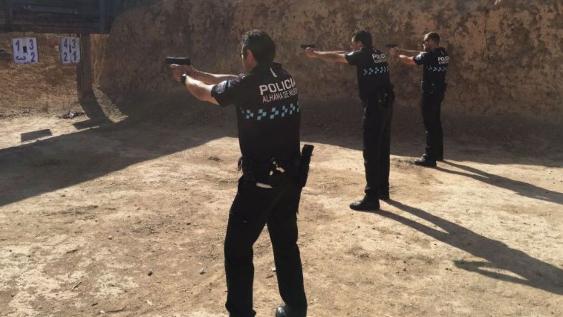 CC OO insta a Marlaska a autorizar el uso de armas largas a los policías locales para que sean más operativos