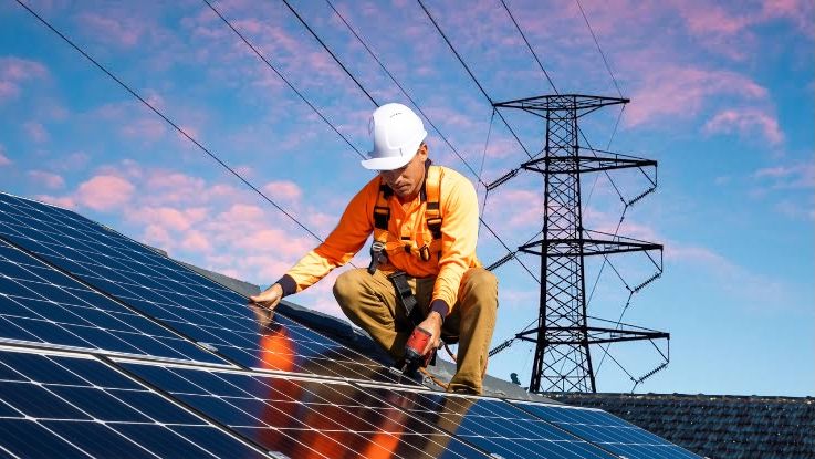 El autoconsumo, problema para Red Eléctrica: su auge pone en jaque el sistema y acerca la posibilidad de un apagón