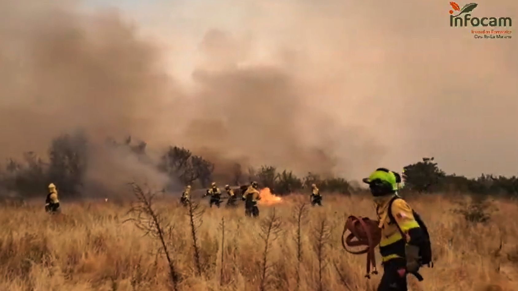 El incendio de La Mierla ha calcinado 26.000 hectáreas: hay 28 pueblos evacuados y 1.200 vecinos desplazados