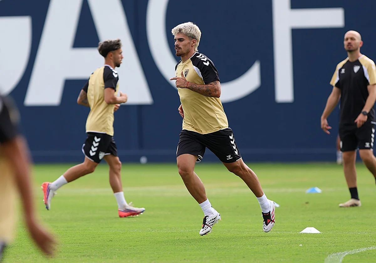 Juan Cruz se entrena ya con el Málaga de Primera