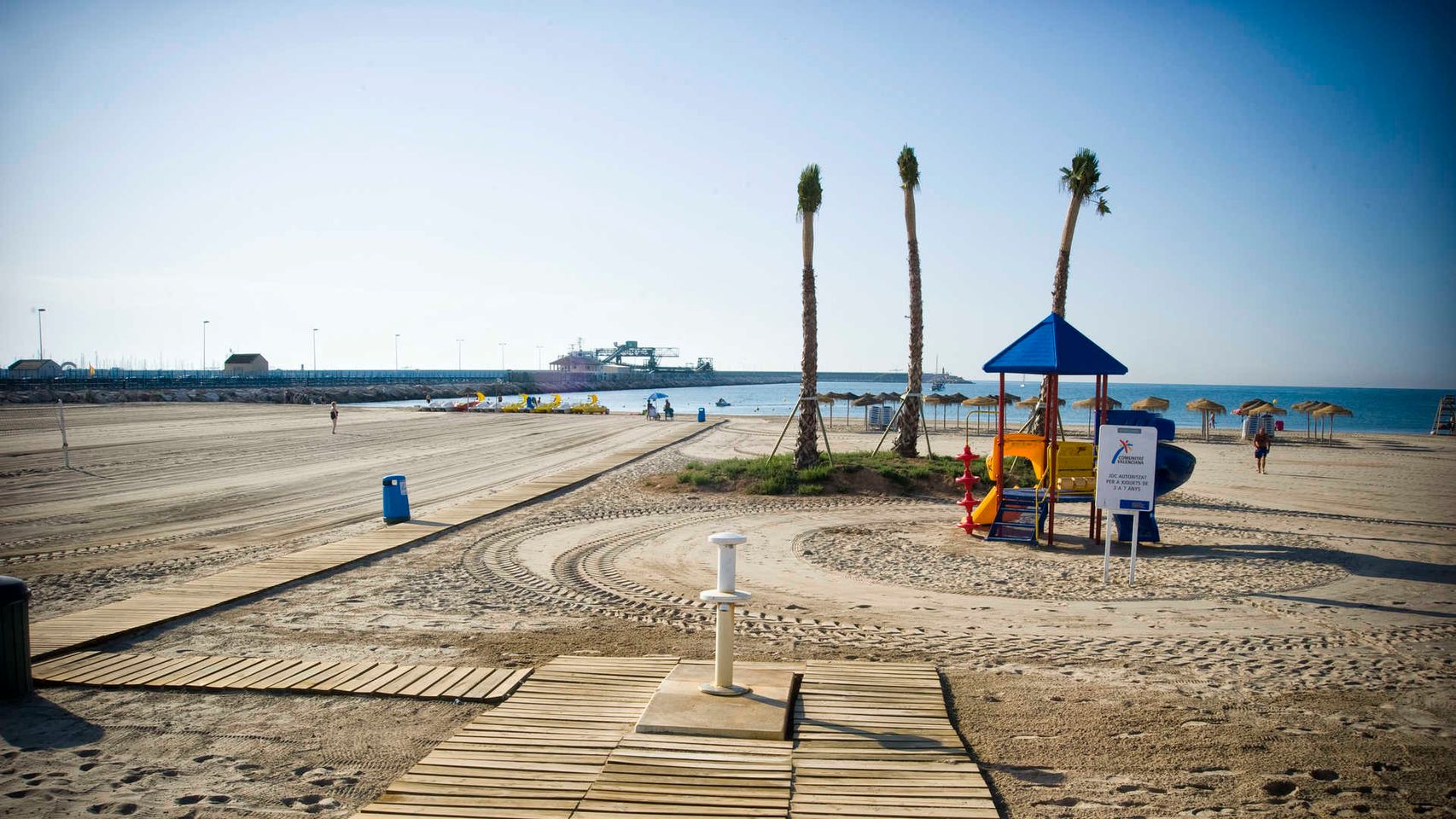 Muere ahogado un ucraniano de 76 mientras se bañaba con su mujer en una playa de Torrevieja