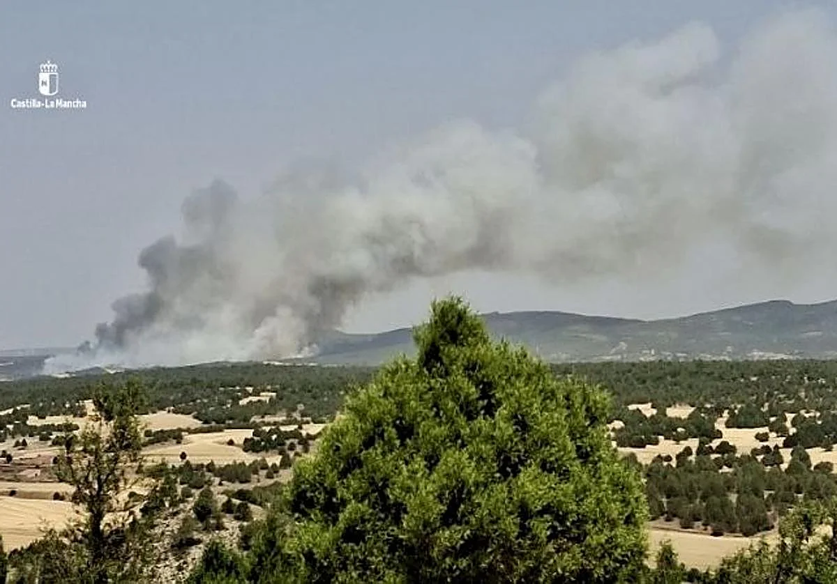 Un segundo incendio en Guadalajara obligar a evacuar seis pueblos