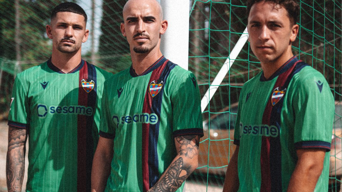 De color verde e inspirado en los años 70: Así es la tercera equipación del Levante