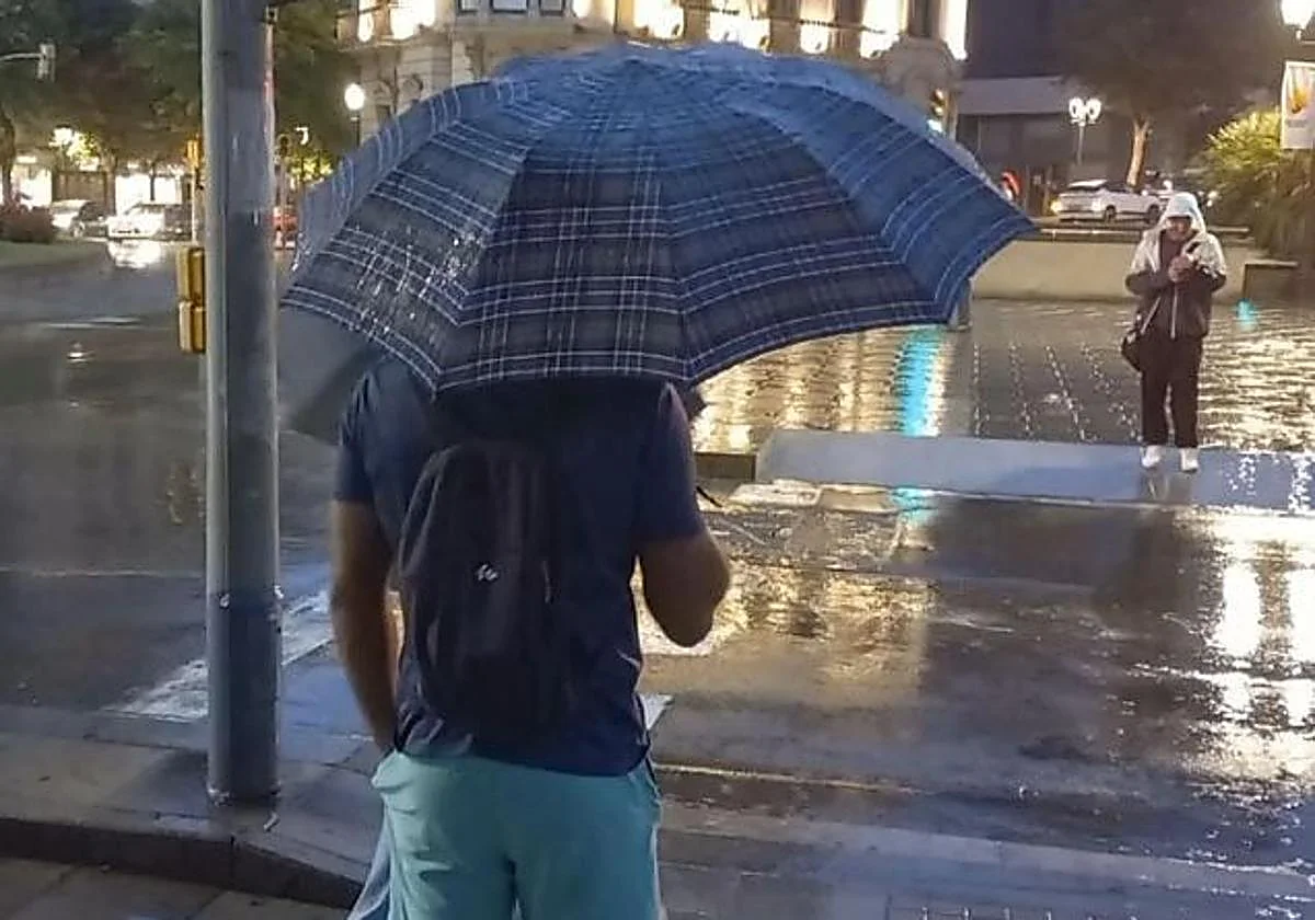 El tiempo en Andalucía: Los avisos por tormentas con granizo irrumpen en plena ola de calor