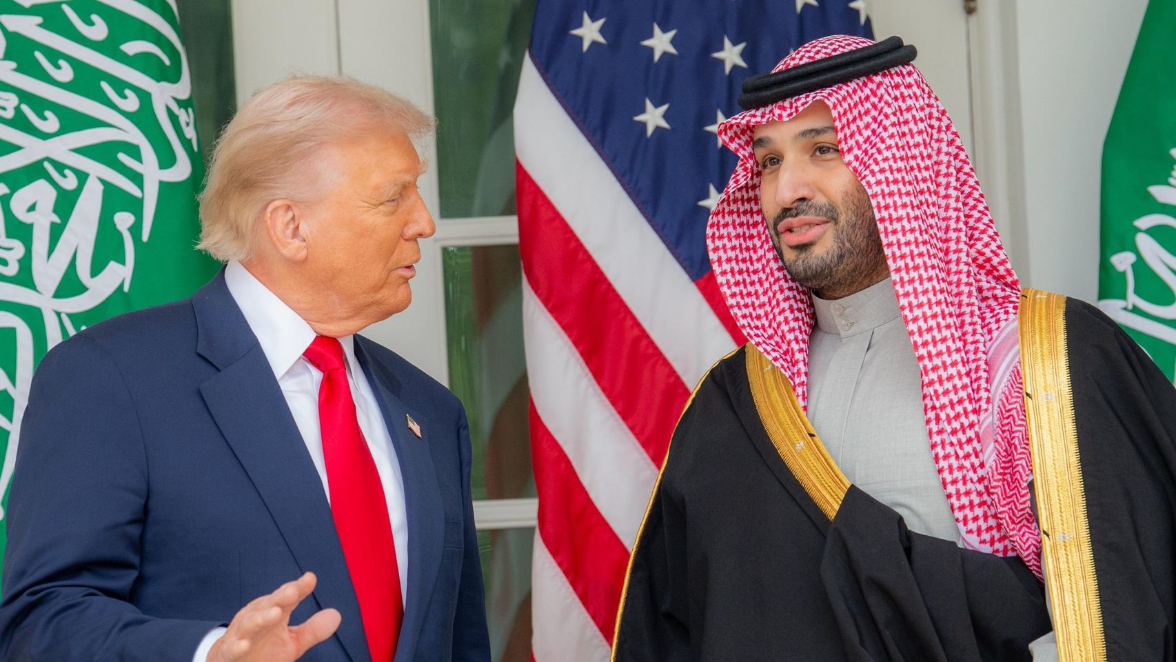 Trump firma un acuerdo con Arabia Saudí para desarrollar un programa nuclear que contempla enriquecer uranio